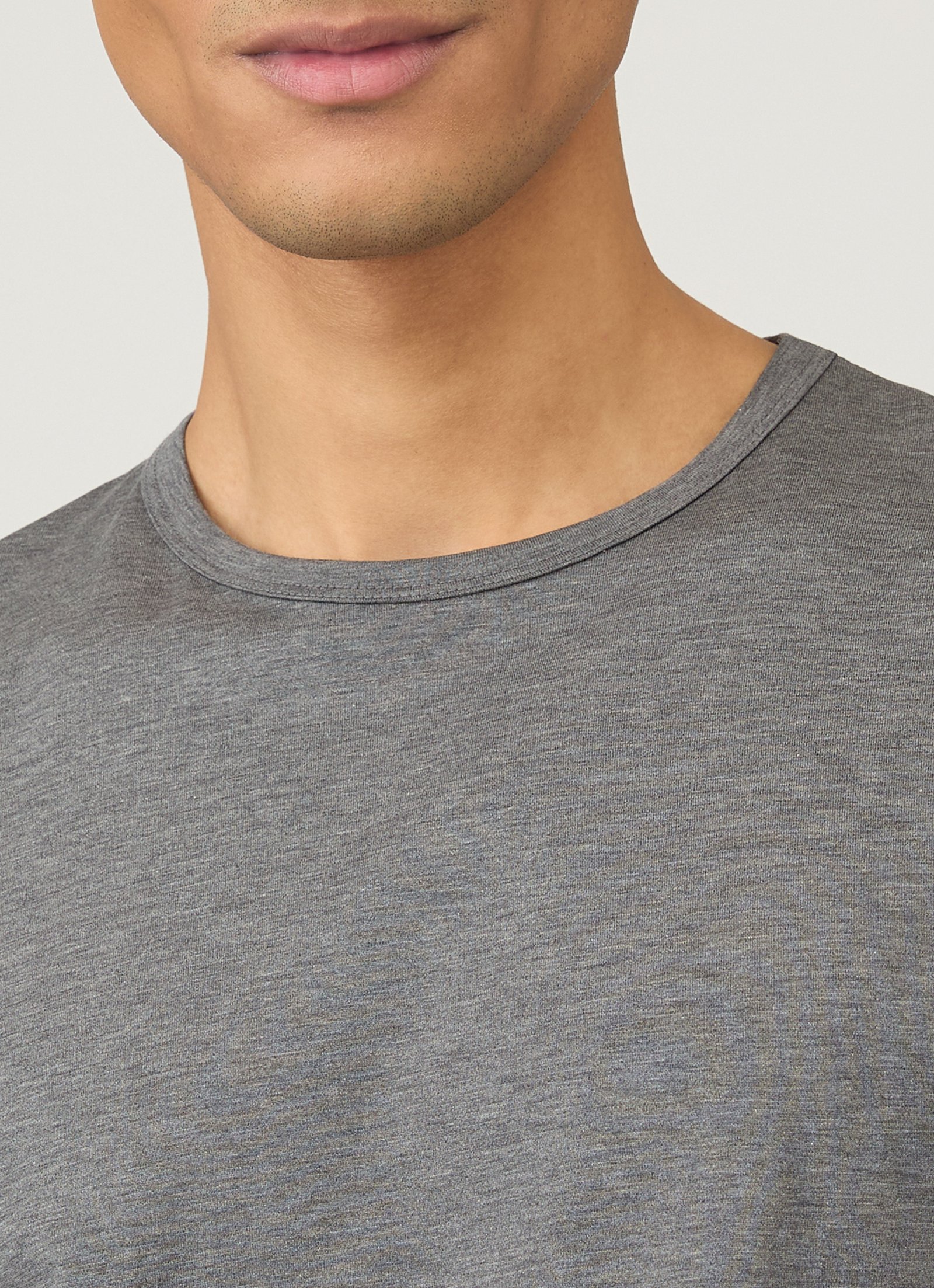 Men's Classic T-shirt in Charcoal Melange - Image 6