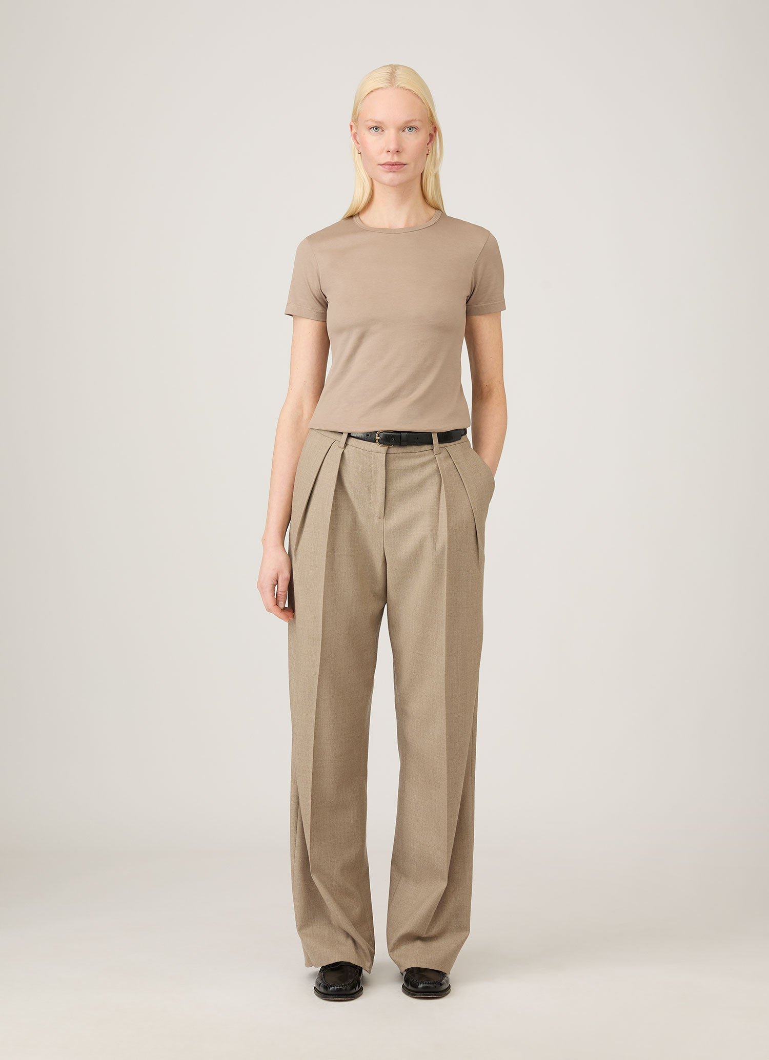 Women's Classic T-shirt in Mink - Image 2